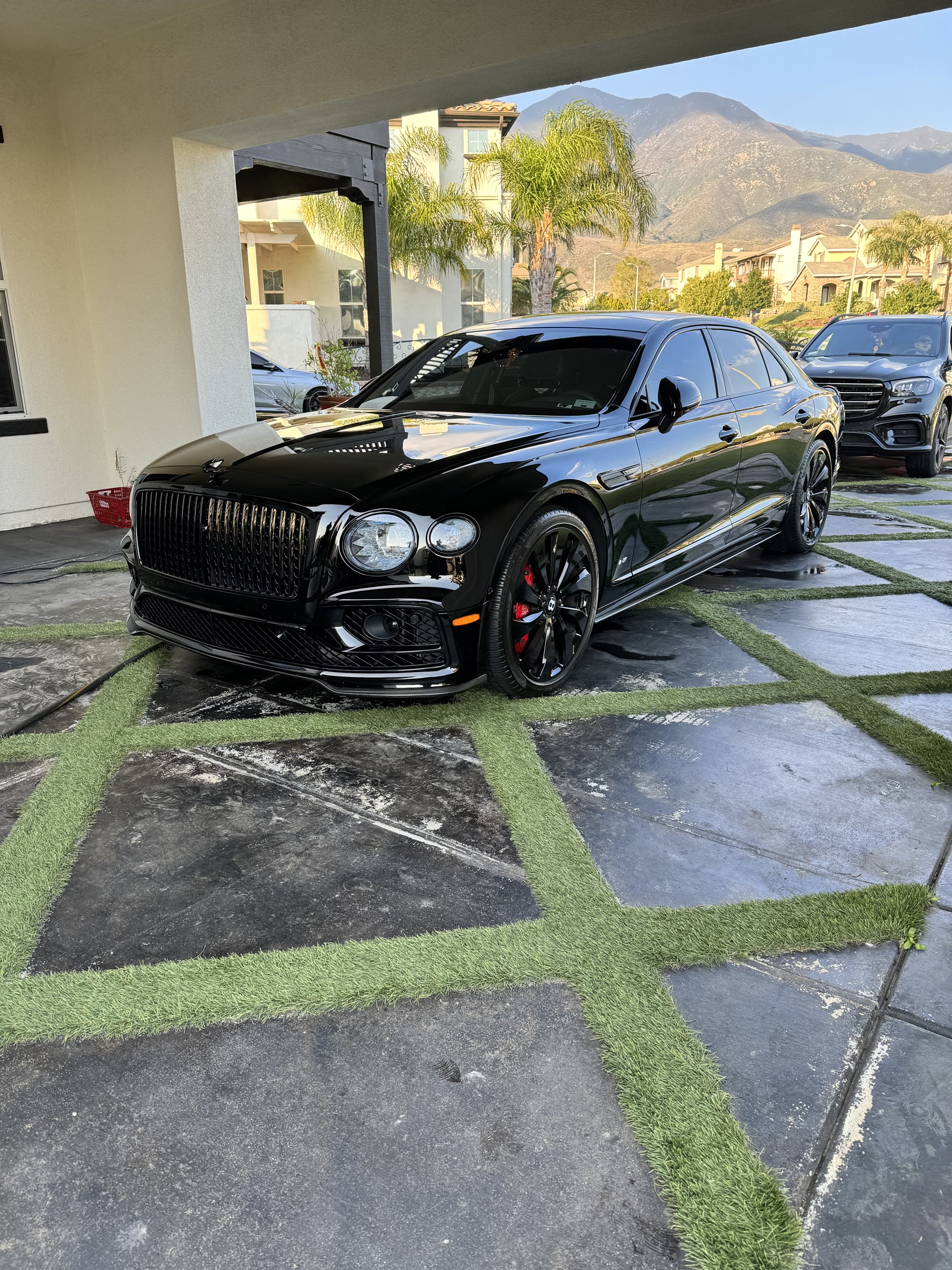 Black Bentley Flying Spur V8 after ceramic coating